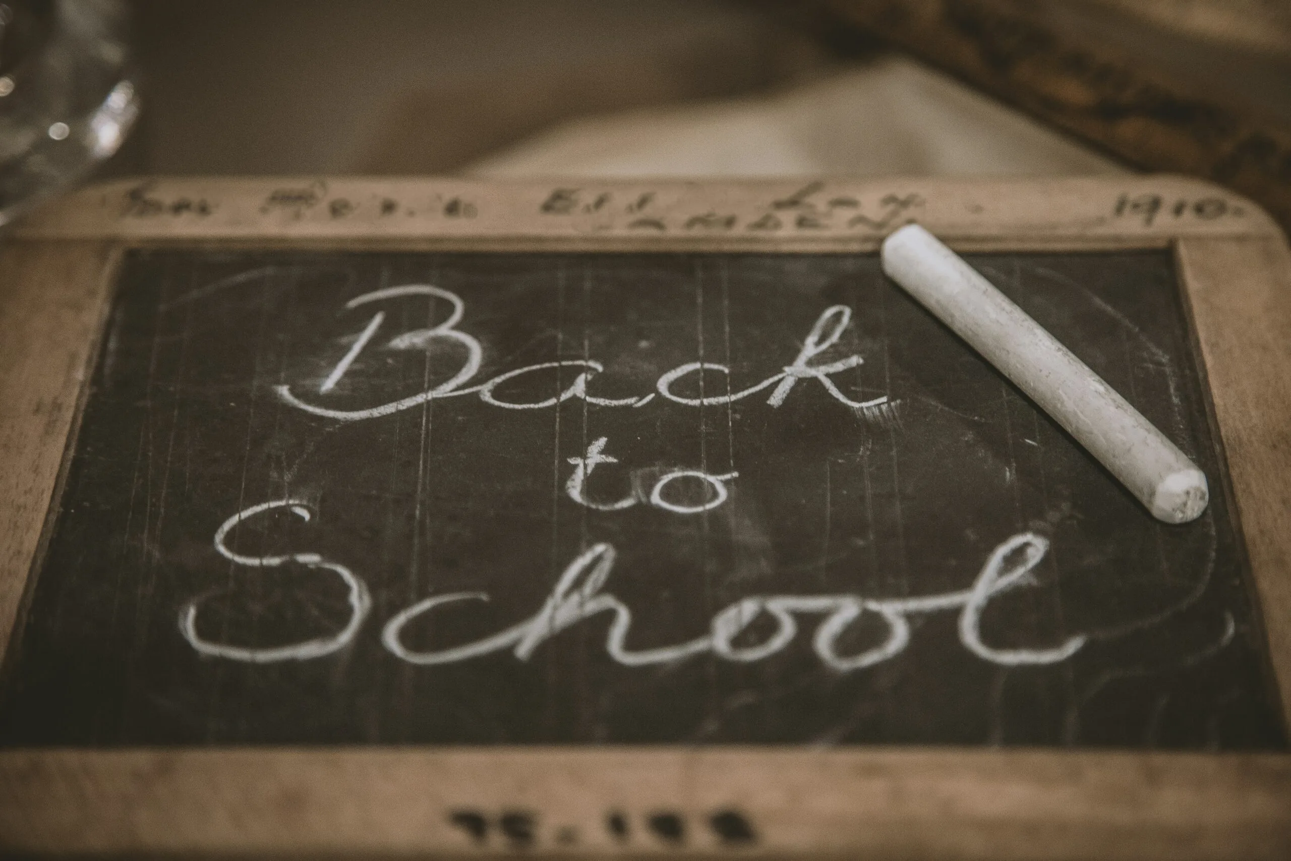 Hovedpine hos børn og unge ved skolestart? Det kan du gøre – naturligt og nænsomt 1 deleece cook zzjLGF 6dx4 unsplash scaled