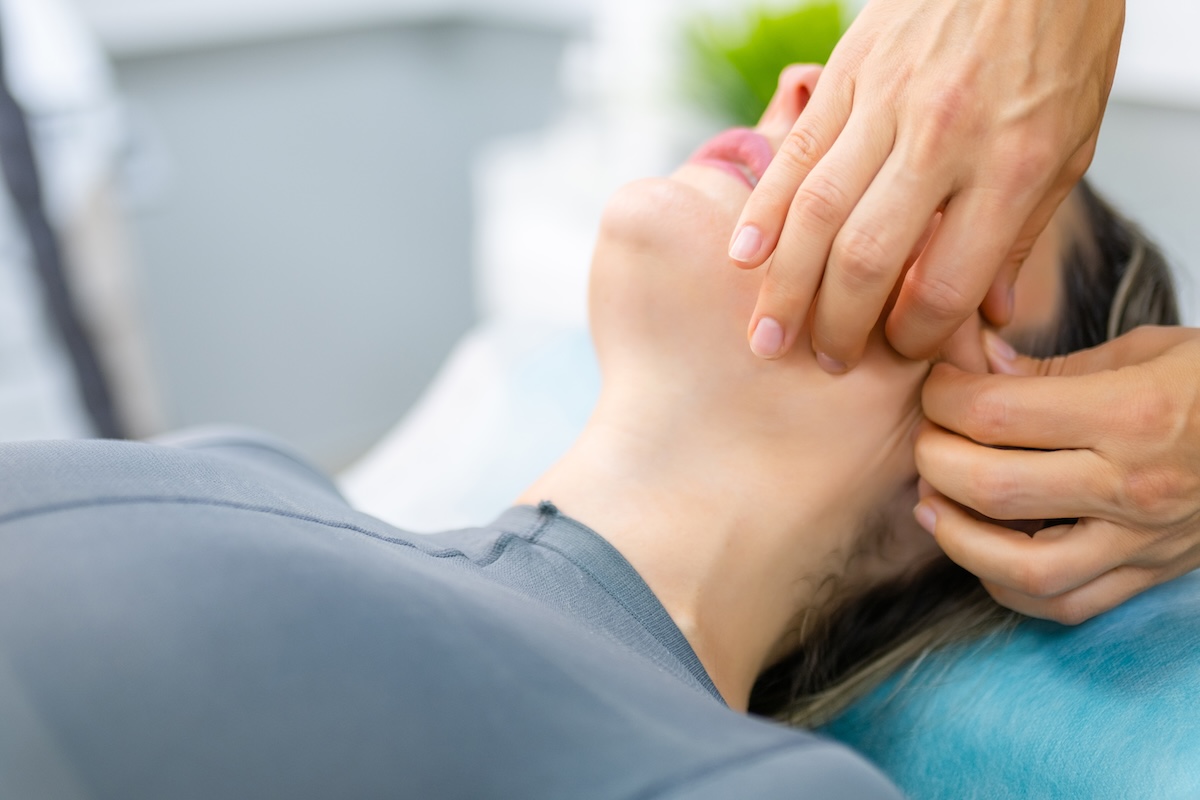 Kæbespændinger – årsager, symptomer og hvordan massage kan hjælpe 1 Kæbespændinger og kæbesmerter