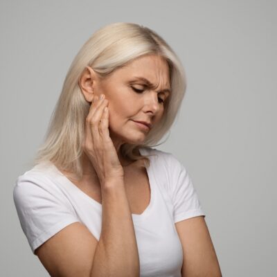 Tinnitus kan behandles med massage og øreakupunktur 3 Tinnitus behandling